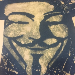Anonyme, T-shirt javellisé sur l&#39;ensemble, T-shirt hacker