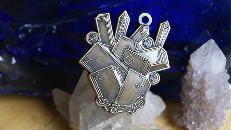 Crystallize Metal Pendant 