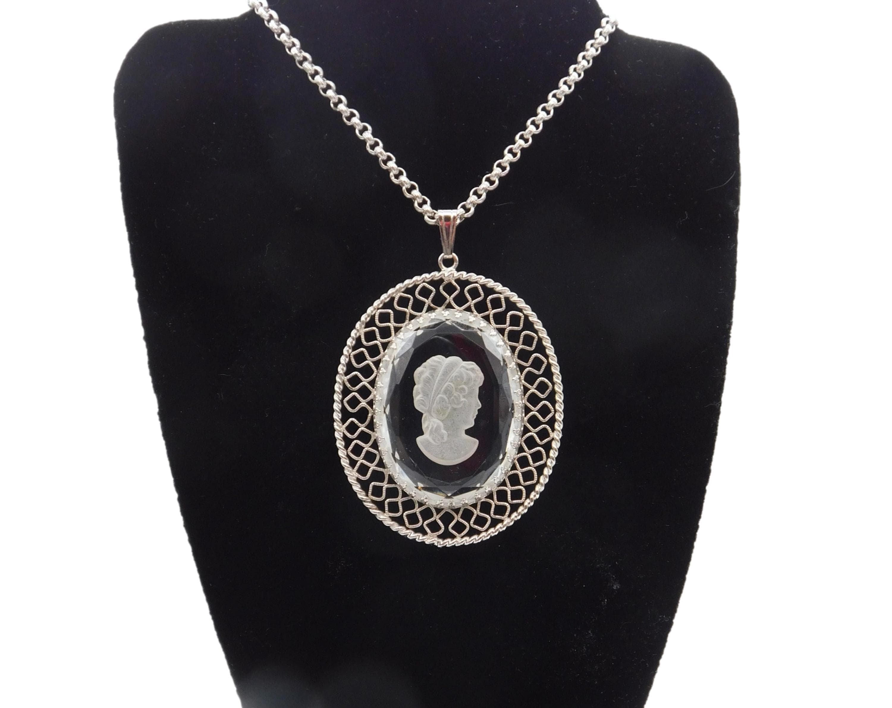 Vintage Whiting Davis Jewelry In Retro Costume Necklaces