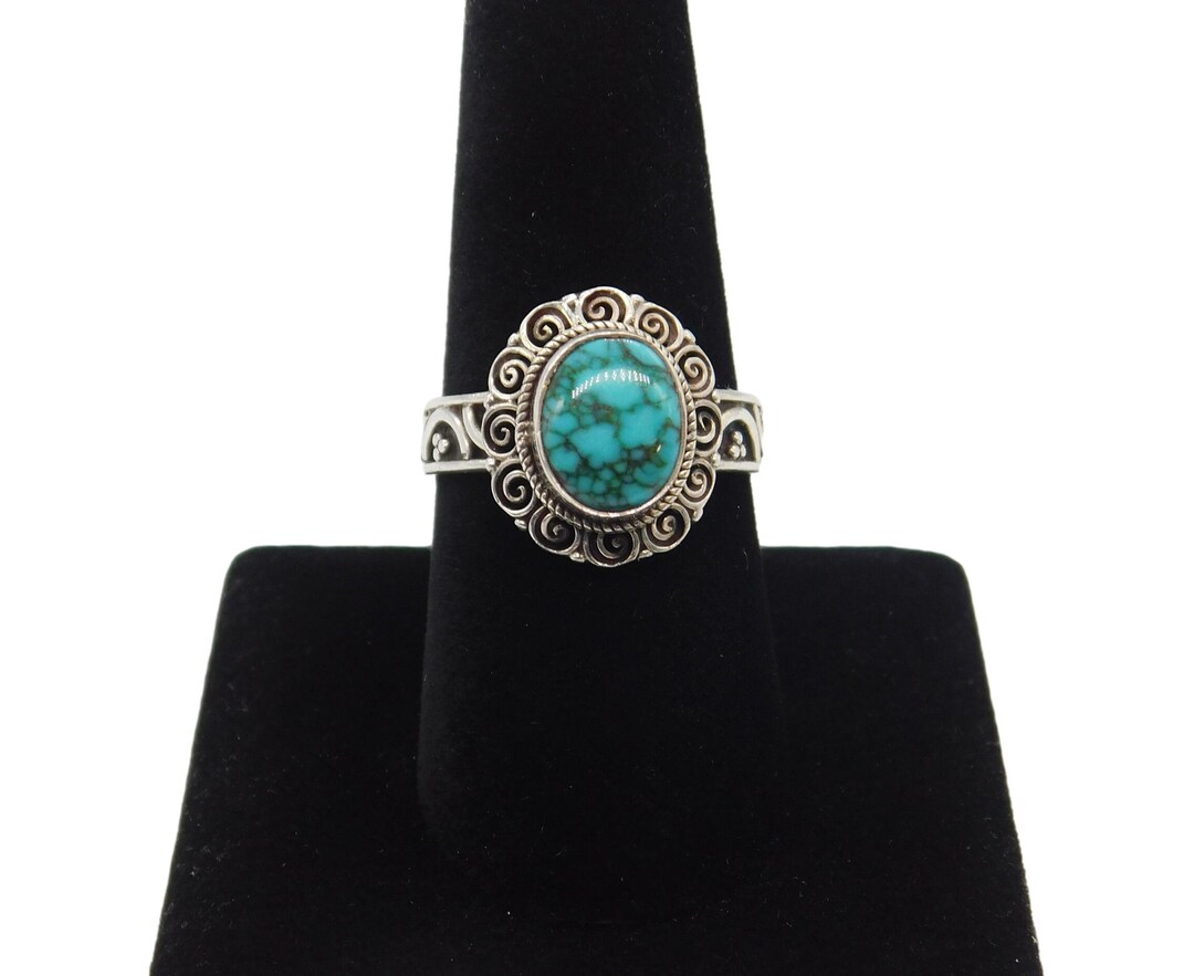 Vintage Genuine Turquoise and 925 Silver Ring With Decorative Detail on
