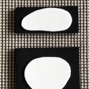 Mini jeu de tampons pour incrustations CRAFT FOAM : lot de 4 motifs pierres. Tampons faits main de manière artisanale pour le scrapbooking, l'impression Gelli, la papeterie Plus !