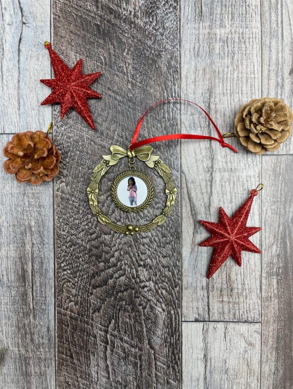 Custom photo ornament, Pewter or Bronze Dangling Wreath ornament, picture ornament, christmas ornament, Back Laser Engraving Available