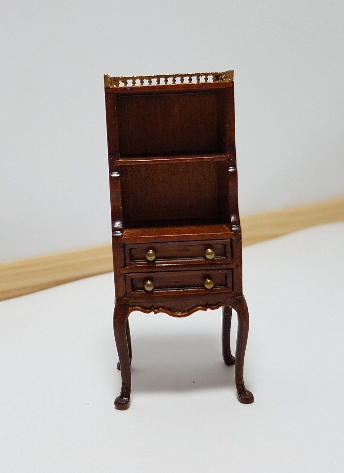 JBM Walnut Clearance 1:12 Miniature dollhouse Corner table