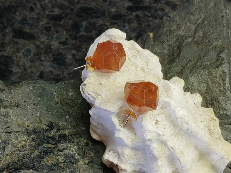 Rare Spessarite Garnet /& Gold Earrings