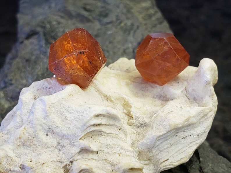 Rare Spessarite Garnet /& Gold Earrings