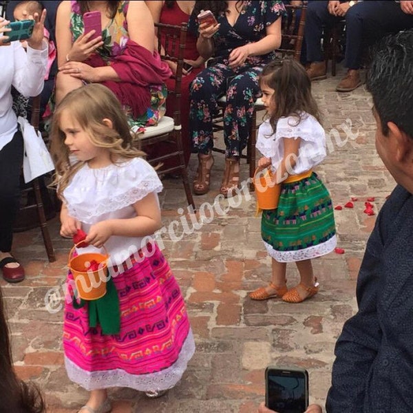 Vestido mexicano la catrina para niñas, vestido de niña de flores étnicas, falda de sarape mexicano, blusa blanca de encaje, vestido de días de charro, vestido de fiesta viva