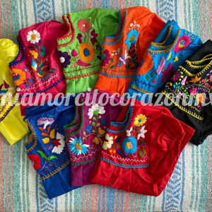 Colorful floral embroidery mexican blouse for girls, 4T-5T embroidered mexican shirts, cinco de mayo tops, frida costume, mexico blouse imagem 1