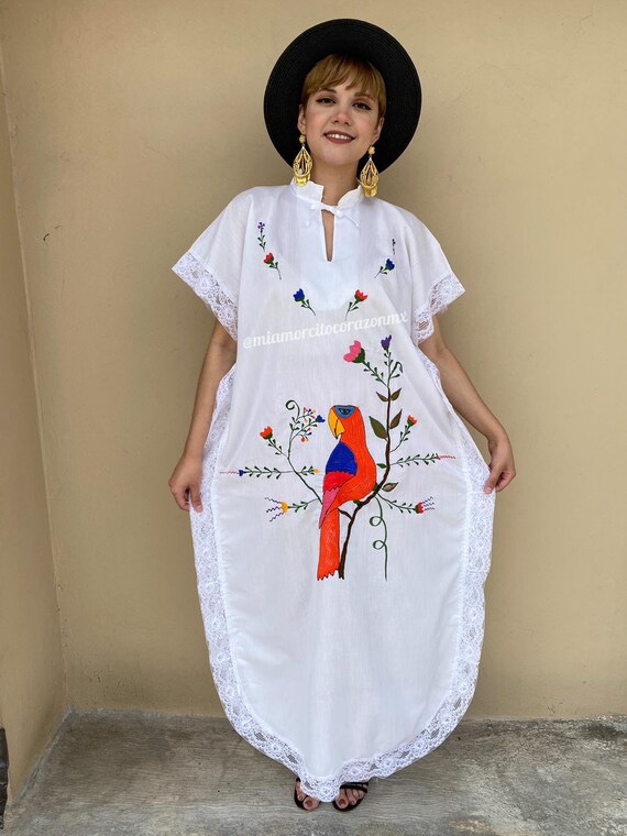 Vintage Mexican handembroidered parrot caftan dre… - image 2