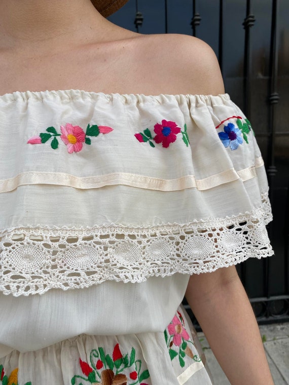 Off the shoulder floral embroidery Vintage mexica… - image 10