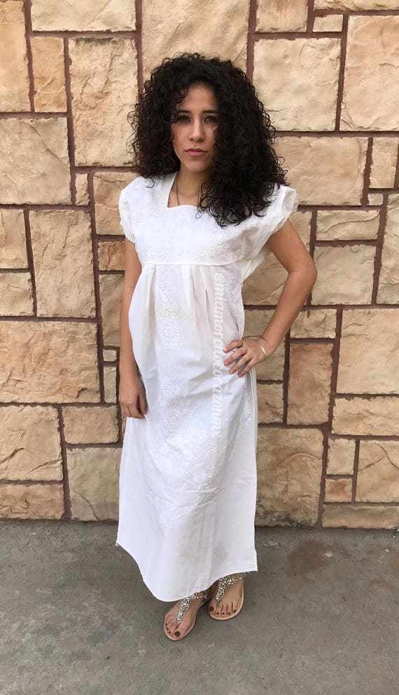 White on White Floral Embroidery Vintage Mexican Dress, Mexican Wedding  Guess, Bridal Shower, Beach Wedding Kaftan, Traditional Puebla Tunic - Etsy  Denmark