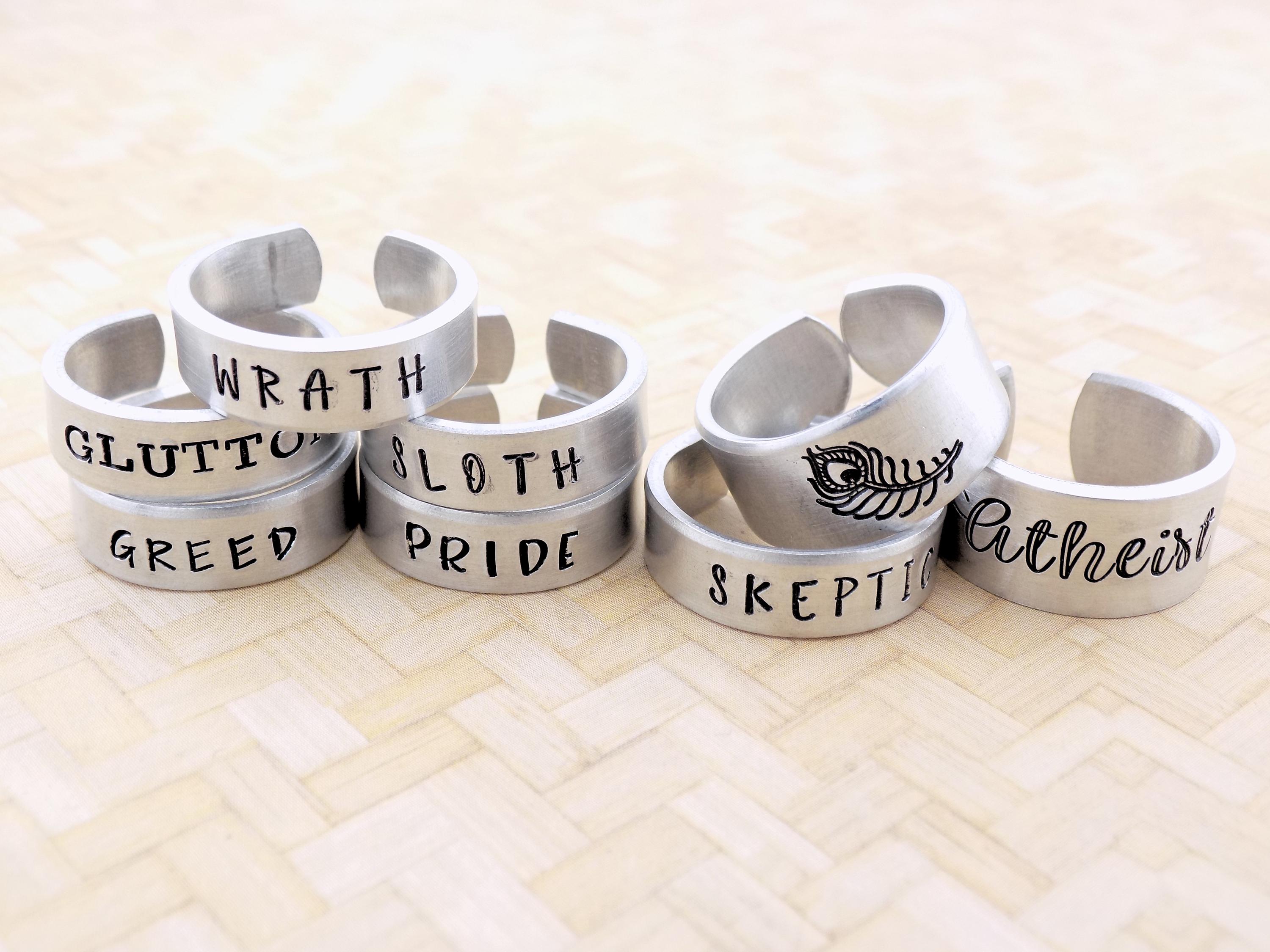 Set of 8 Rings - Everything Shown in Photo Included - Adjustable Size 7 ...
