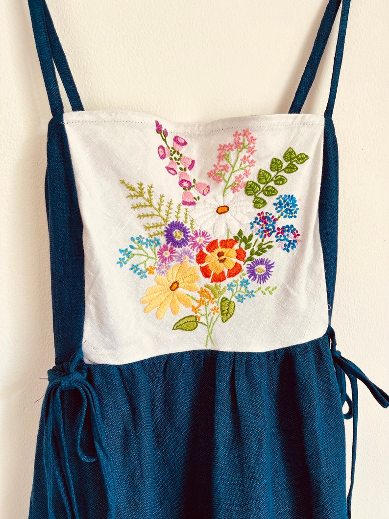 Beautiful Blue Linen Pinafore Dress with Embroidered Flowers made from Antique cloth Tunic Dress Vintage Embroidery zdjęcie 7