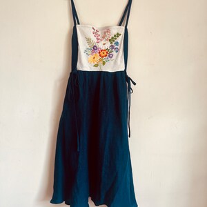 Beautiful Blue Linen Pinafore Dress with Embroidered Flowers made from Antique cloth Tunic Dress Vintage Embroidery zdjęcie 8