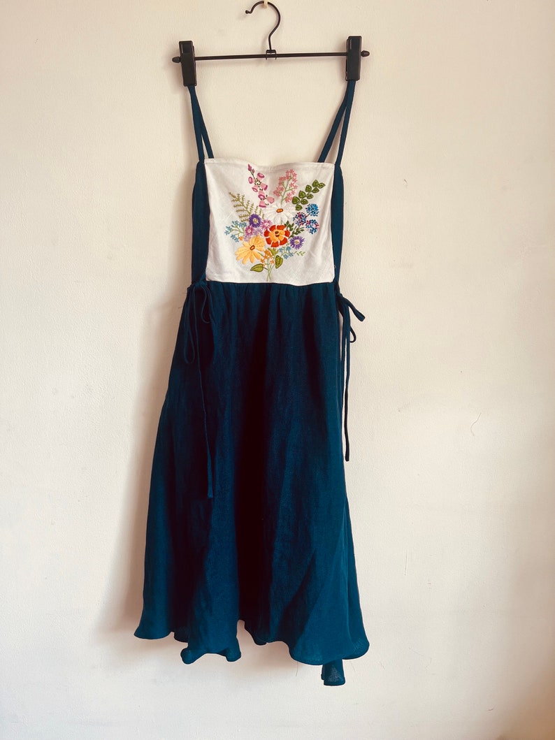 Beautiful Blue Linen Pinafore Dress with Embroidered Flowers made from Antique cloth Tunic Dress Vintage Embroidery zdjęcie 8