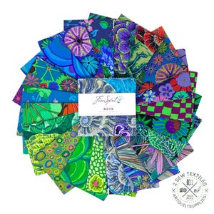 2024年8月 COOL - Kaffe Fassett Collective for FreeSpirit - 42枚 x 5インチ スクエア チャームパック プレカット生地 - FB6CPGP.Aug24 - 送料無料