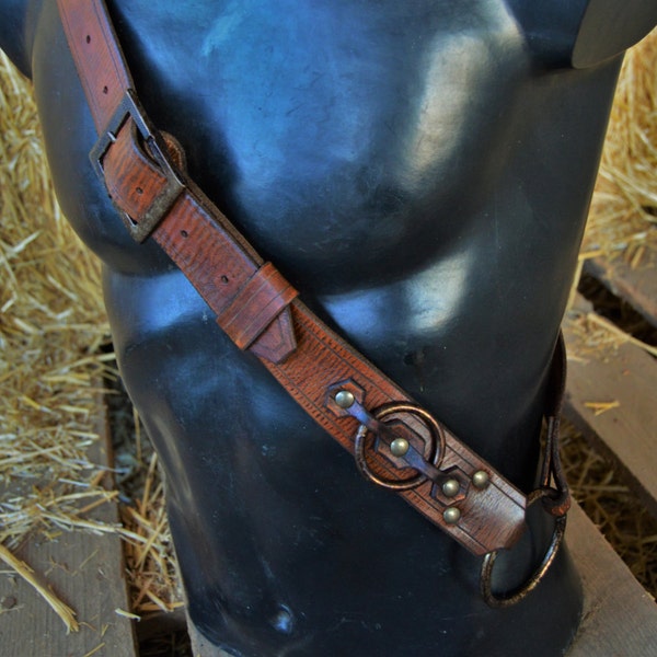 Ceinture en cuir à double usage, sur le buste ou comme ceinture normale. Pour LARP, COSPLAY, PROPS pirate viking médiéval celtique