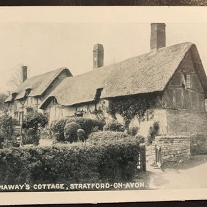 Vintage postcard: Anne Hathaway&#39;s Cottage in Stratford-on-Avon! Lovely little item!