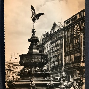Vintage Postcard - Eros, Piccadilly Circus, London! 1958!