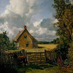 Peut inclure: Une peinture représentant un chalet jaune avec un toit de chaume, une porte en bois et une vache brune dans un champ. Le ciel est nuageux et bleu.