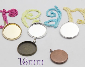May include: Five round metal pendant trays in different finishes: gold, silver, bronze, copper, and antique brass. Each tray measures 16 mm in diameter.