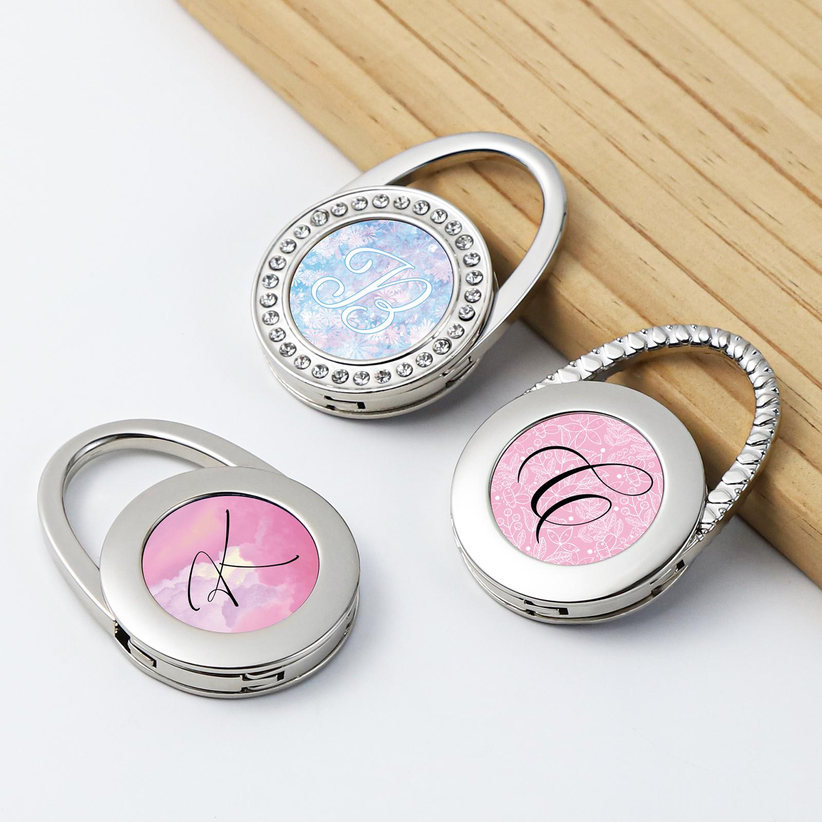 パーソナライズされたイニシャル財布ホルダー、カスタムネーム財布フック、テーブル用財布フック、折りたたみハンドバッグフック、バッグフック、バッグハンガーネーム、結婚祝い  - Etsy 日本