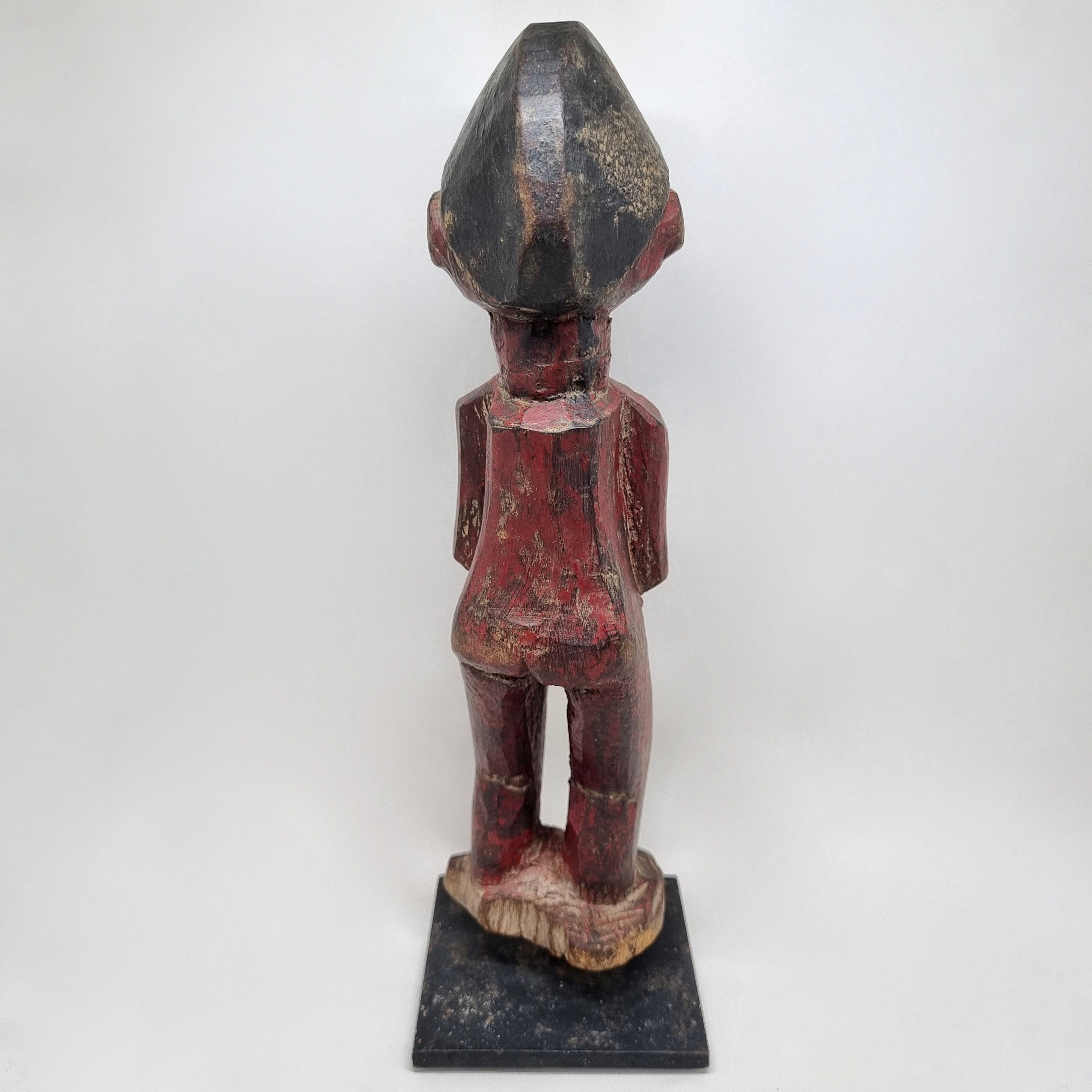 バウレ族の祖先像彫刻、赤い木彫りの像、アフリカの収集品アート
