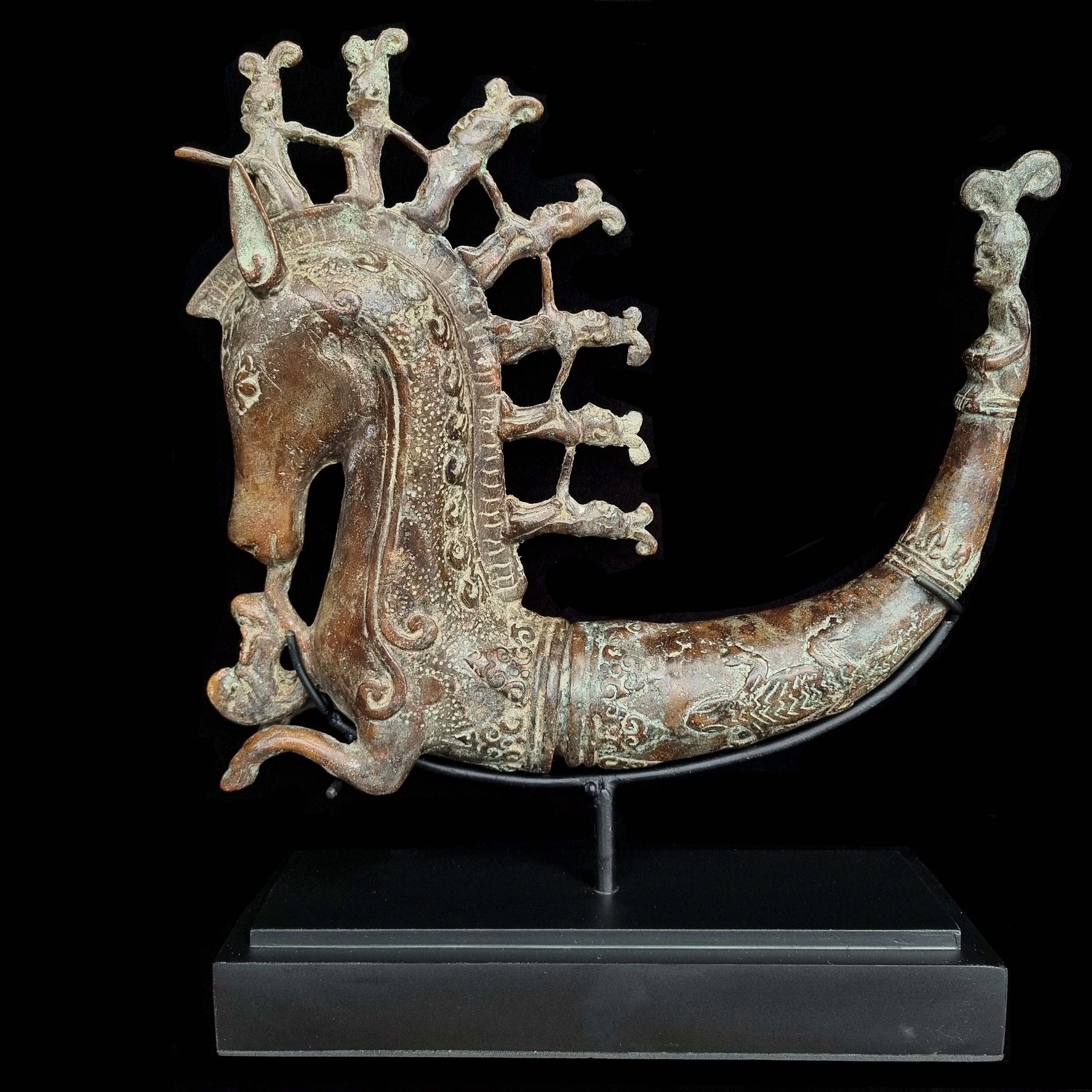 02959 インドネシア パプア州 アスマット族 木彫盾 A / プリミティブ