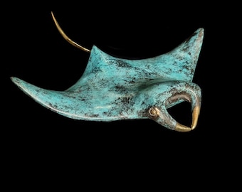 Stingray Flying Patina Brass Stingray Statue – Coastal cartilaginous fish Green turquoise Ocean Fine Art Collectable Home Decor Marine Sea