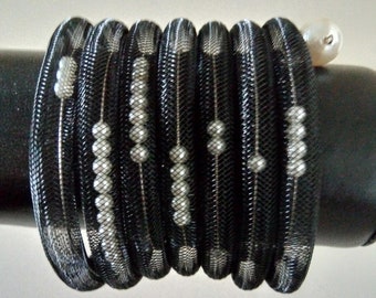 Zwarte manchet armband, spiraalarmband, hedendaagse sieraden, armband, moderne armband, avant-garde armband GRATIS VERZENDING
