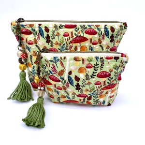 Pilze Reißverschlusstasche, Kosmetiktasche, Projekttasche, Pilzanhänger, Garnquaste, gefütterte Tasche, 2 Größen