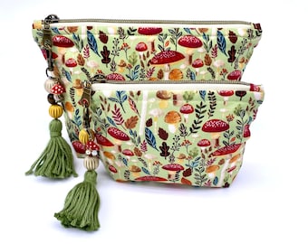 Mushroom Zipper Pouch: Cosmetic Bag with Yarn Tassel