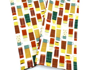 Pair 1960's Thermos Plaid Dish Towels, Vintage, Retro Camping, Decorative Tea Towel. Size 23" x 20" (58cm x 51cm). 100% Cotton, Hostess Gift