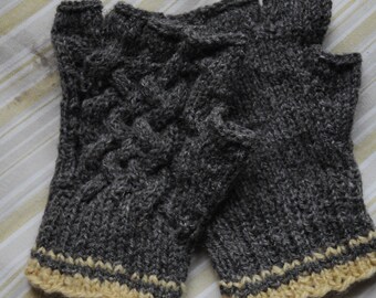 Hand-knitted fisherman's gloves