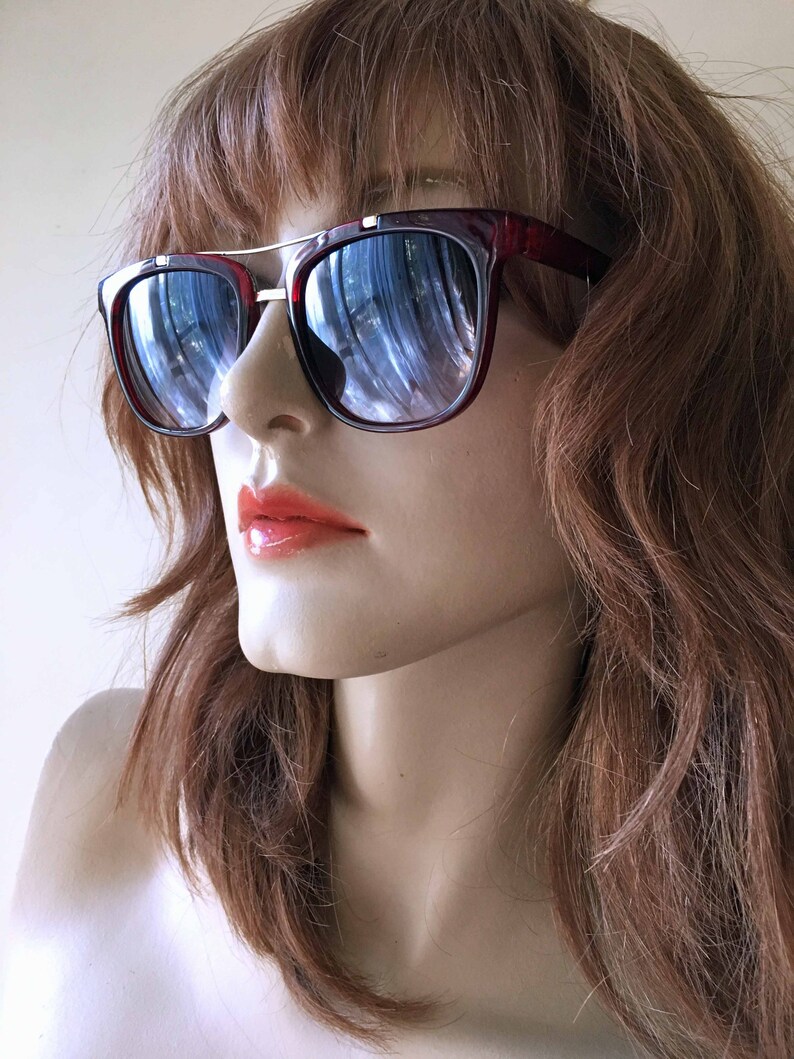 90s GUCCI Wayfarer Sunglasses Red Lucite with Gold Metal Etsy