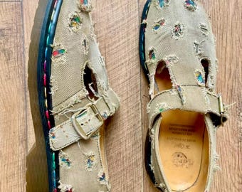 Zapatos vintage Dr. Martens England Mary Jane de lona rasgada, estilo grunge con tira en T, talla AU9 / EU40