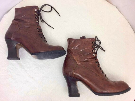 Vintage Spanish tan leather laced ankle boots wit… - image 5