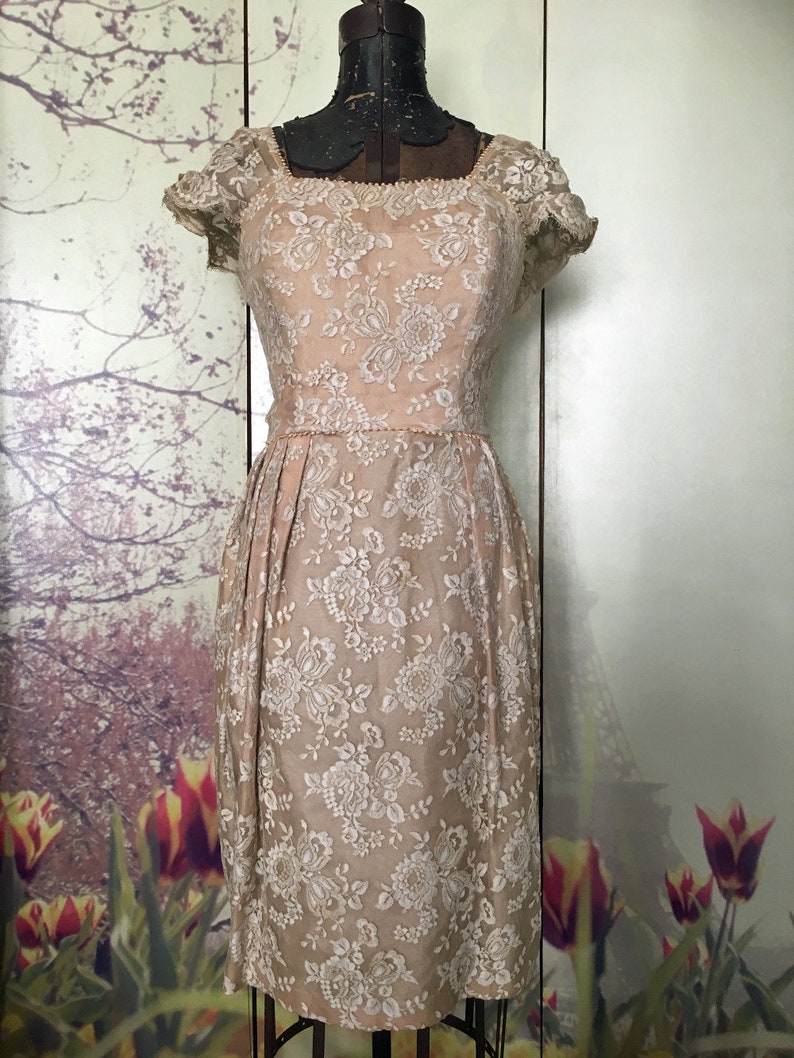 Exquisite 1930s SIMONE Ivory Lace Fishtail Frock Size S \u2013 Off The Shoulder Delight