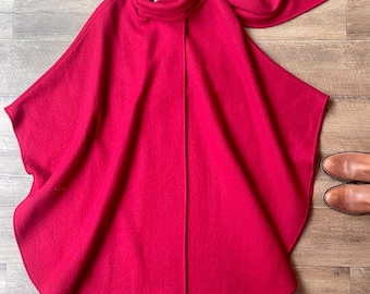 Abrigo tipo capa Krupa rojo vintage de los años 80, 100% lana, con bufanda incorporada, talla mediana.