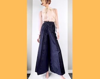 Pantalones de campana vintage Norma Tullo de los años 70 / Pantalones acampanados de satén muaré negro, talla 6-8 XS