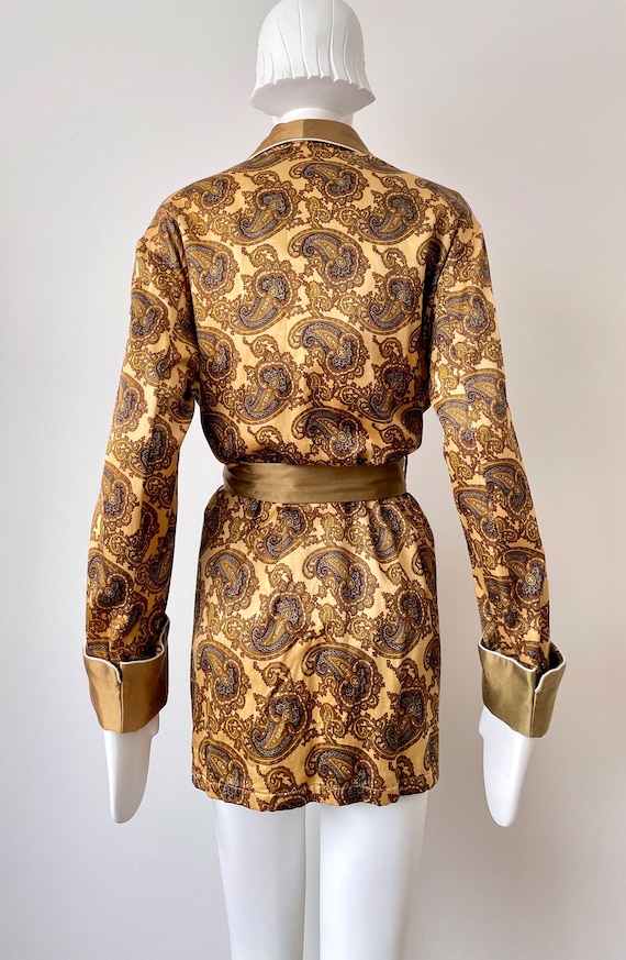 Vintage paisley smoking jacket, mid century gold … - image 8
