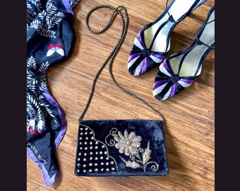 Vintage black velvet shoulder purse folding clutch small evening bag | 50s Zardozi embroidery | Art Deco style