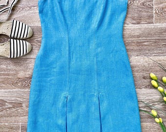 Vestido corto de lino azul cerúleo estilo scooter, de los años 60, con cuello festoneado plisado, talla S.