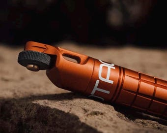 Encendedor compacto: rueda de pedernal de alta chispa para usar con una sola mano, resistente al agua.