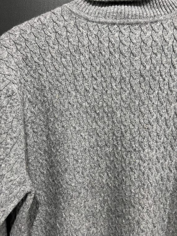 gray patterned cashmere sweater - image 3
