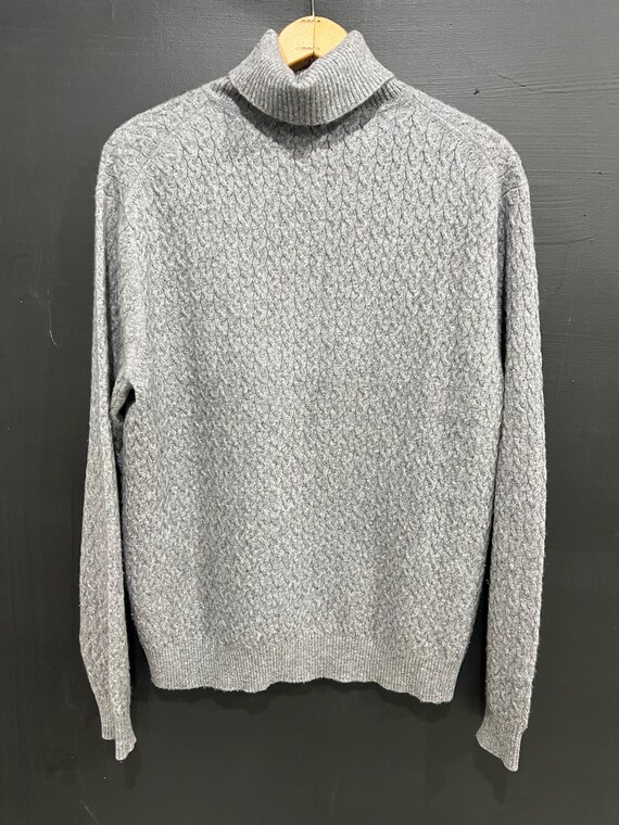 gray patterned cashmere sweater - image 2