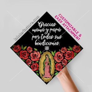 Adorno personalizable para birrete de Virgen Guadalupe de la clase 2025, adorno para graduación, cartulina de vinilo con estampado floral latino, 9,3 x 9,3 pulgadas