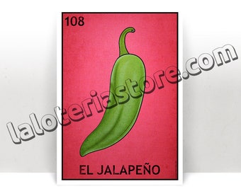 Könnte beinhalten: Eine grüne Jalapeño-Pfeffer auf einem rosa Hintergrund mit der Nummer 108 und dem Text "EL JALAPEÑO".