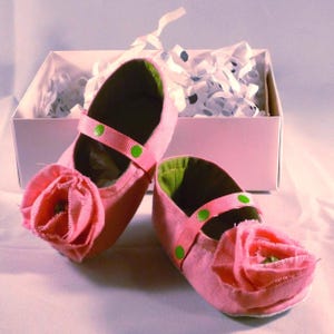 Pink Mary Jane Baby Shoe with Green Lining & Accents, Custom-made Pink Flower, Special Occasion Baby Shoe