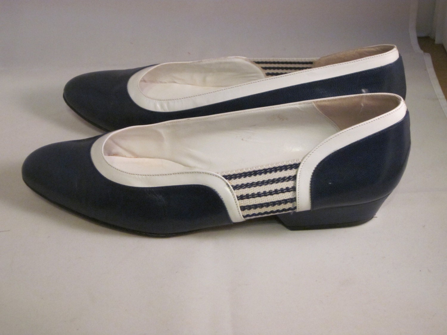 Vintage Polly Bergen Navy With White Trim 1980's Pumps Made in Italy ...