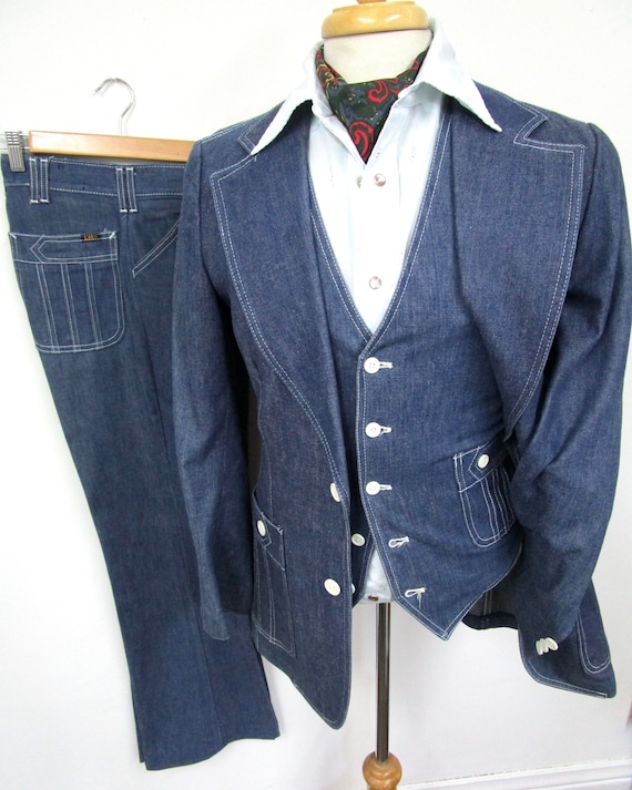 /'72 2 pockets with floral embroidery Rare original Vintage 1970s DENIM emboidered WAISTCOAT halterneck size 6 Metal star shaped studs